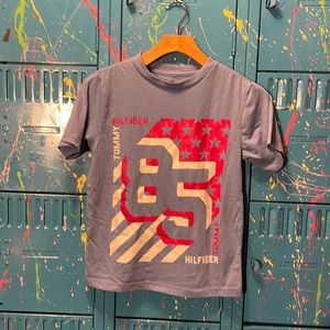 Tommy Hilfiger kids small (8-10) K237 graphic tee